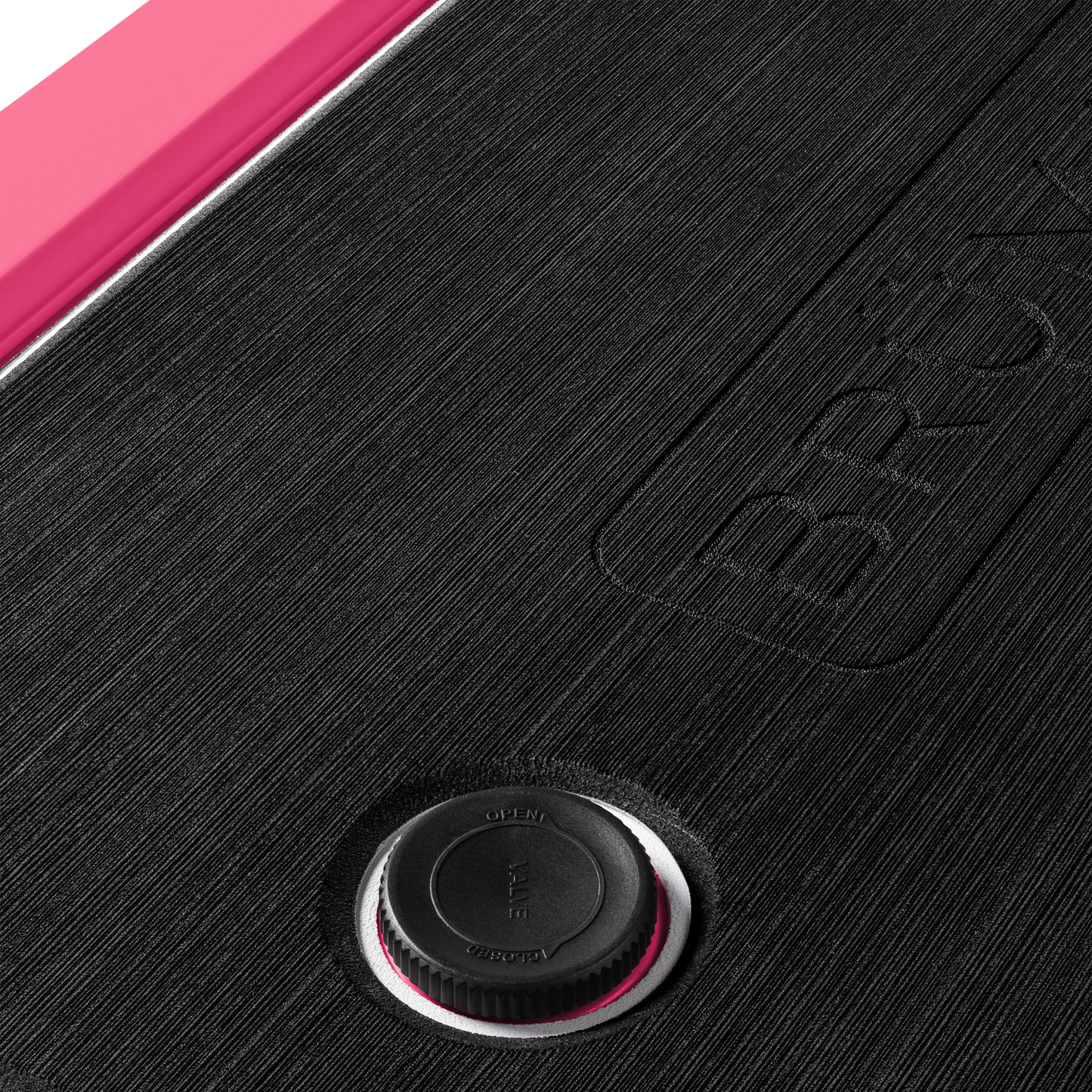 brutank-k2 brutank-55qt-neonpink-vent.png